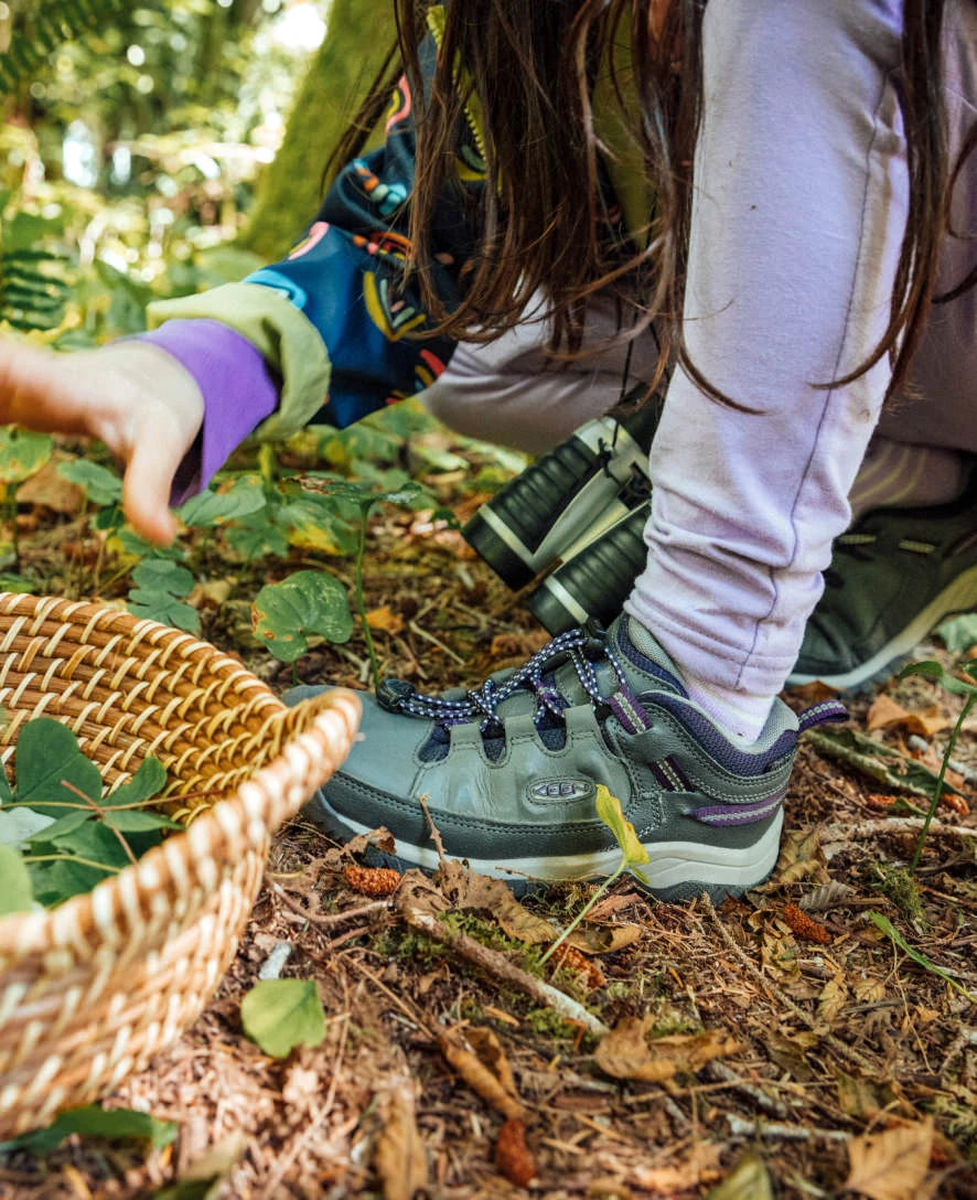 Keen Big Kids' Targhee Waterproof Shoe | Magnet/Tillandsia Purple 8 Keen Big Kids' Targhee Waterproof Shoe | Magnet/Tillandsia Purple - Image 6