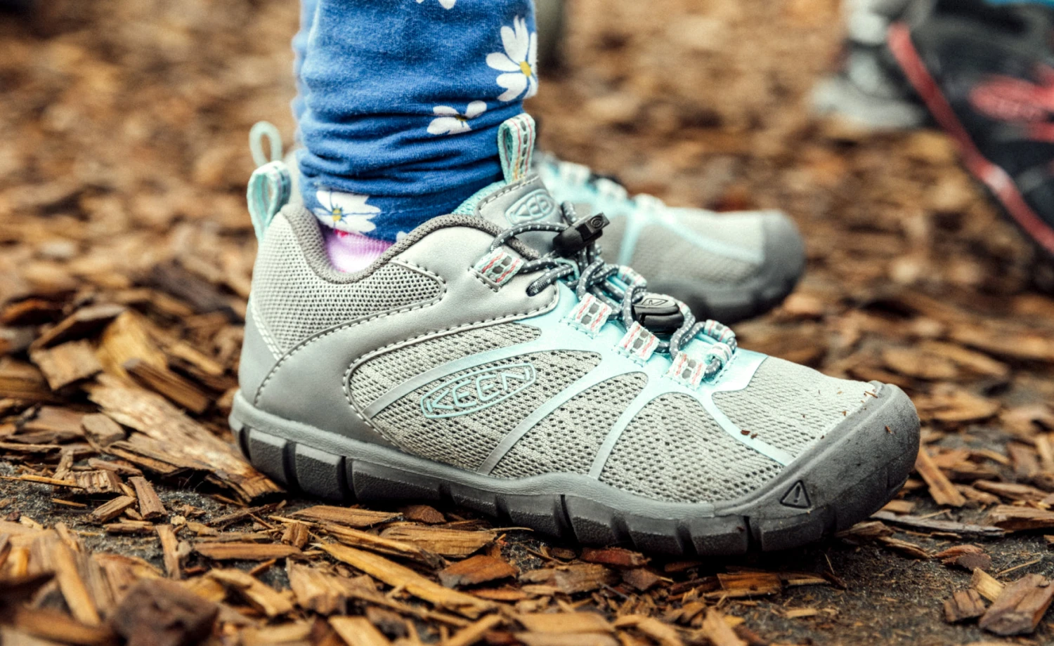 Keen Little Kids' Chandler 2 CNX Sneaker | Antigua Sand/Drizzle 7 Keen Little Kids' Chandler 2 CNX Sneaker | Antigua Sand/Drizzle - Image 5