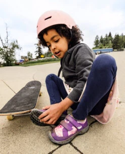 Keen Little Kids' Speed Hound | Tillandsia Purple/Multi -Keen KidsSpeedHoundPDPLifestyle2Kids1026214 74ca9b5e fc03 4b02 87c5 3dc3a14f2b01