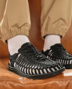 Keen Men's UNEEK | Tortoise Shell/Red Carpet 14 Keen Men's UNEEK | Tortoise Shell/Red Carpet -Keen MUNEEKOGLifestylePDPLeft 1 89f9fb55 dff9 439f a991 d6e7cf727a7c