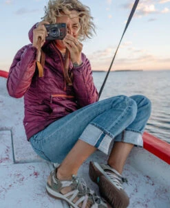 Keen Women's Whisper | Red Dahlia 19 Keen Women's Whisper | Red Dahlia -Keen WhisperLifestylePDPSingleRight 51bdb148 723a 42e7 8fd6 55c35b87ff42